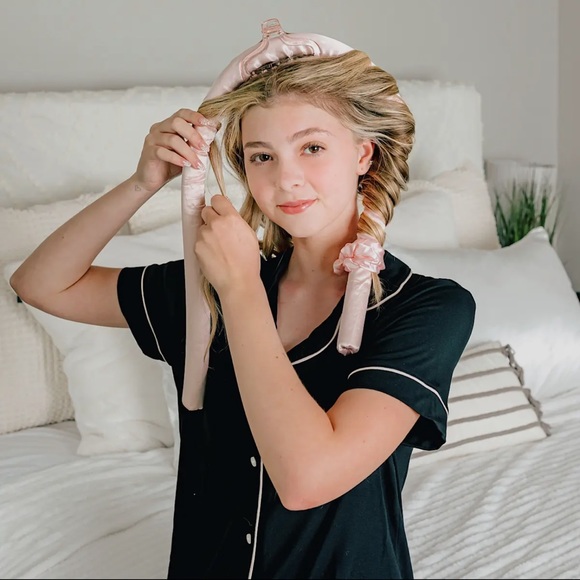 Heartless Satin Curler - Pink - Picture 2 of 4